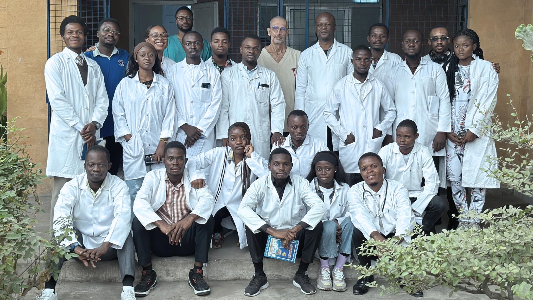 Groupe d'étudiants venus pour des travaux pratiques
